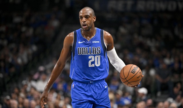 星空体育-这是在啃老？米德尔顿8中5&amp;三分3中2拿到16分 正负值+7球队第二高