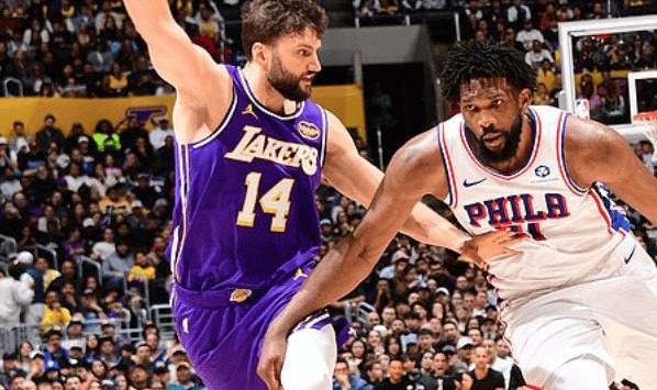 星空体育-东契奇受伤！湖人大逆转，詹姆斯8失误破NBA纪录，里夫斯35分救主