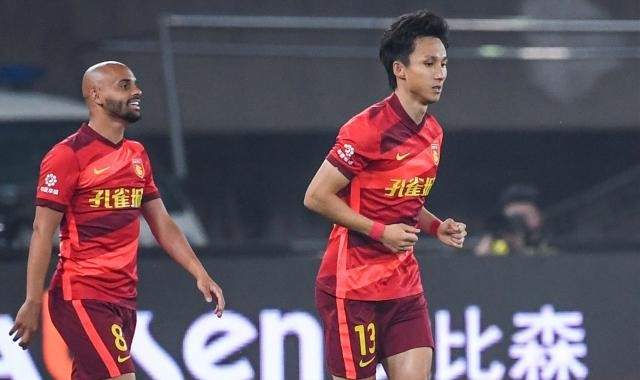 星空体育-尹鸿博“给点阳光就灿烂” 左右通吃复制四年前首球