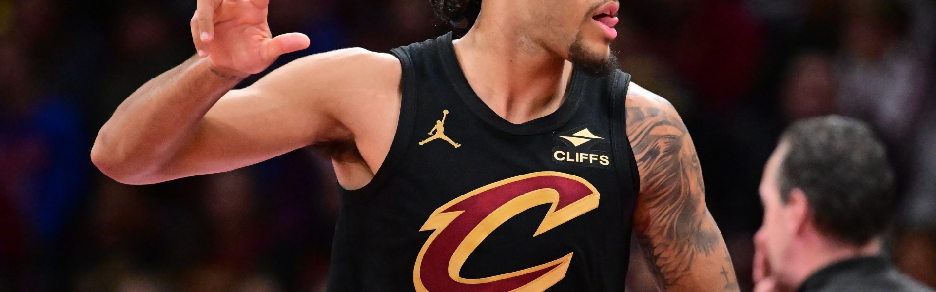 星空体育-平生涯得分纪录！泰森篮下抛投再中 三节不到已经31分