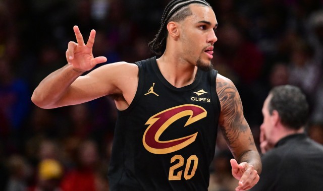 星空体育-平生涯得分纪录！泰森篮下抛投再中 三节不到已经31分